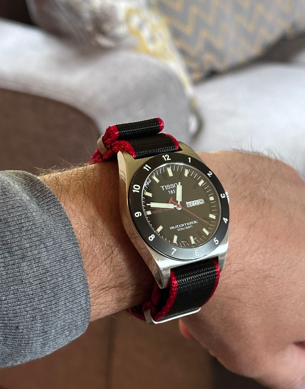 The Art of Gifting: Finding the Perfect BluShark Watch Strap for Any Occasion